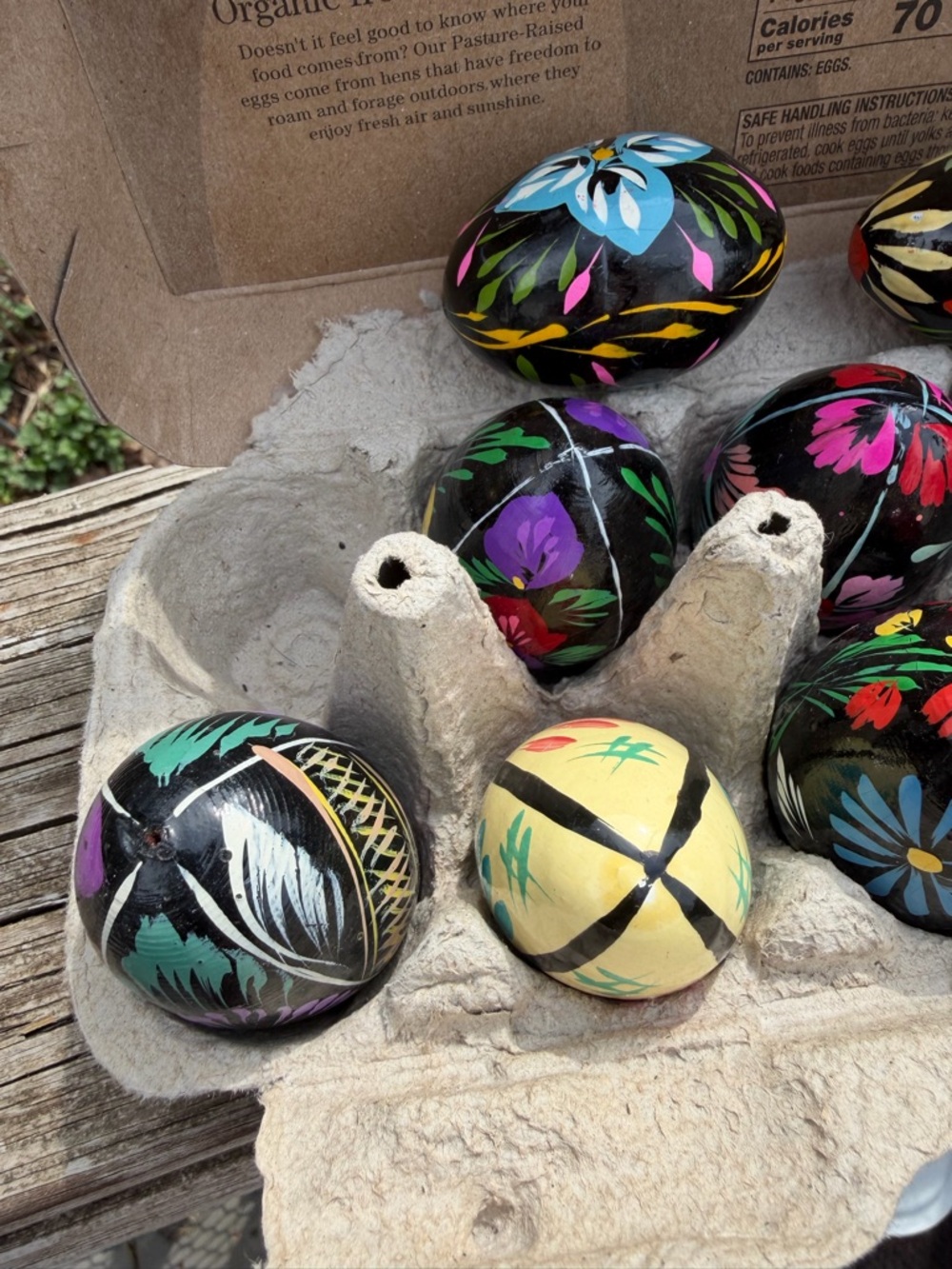 Handpainted Wood Eggs (13) As Is Collectible 1970’s Some With Paint Chipped - Picture 4 of 16